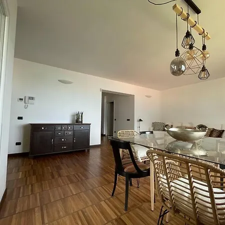 My Humble House - Elegante Con Patio Oggiono