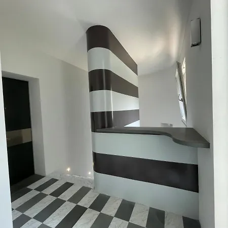 My Humble House - Elegante Con Patio Apartamento