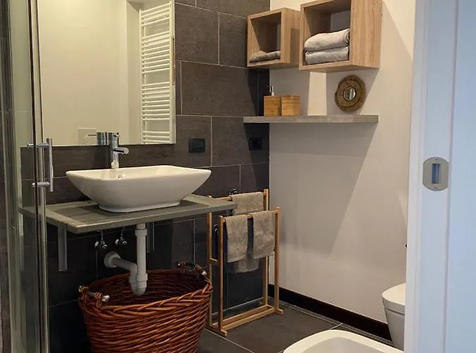 My Humble House - Elegante Con Patio Oggiono